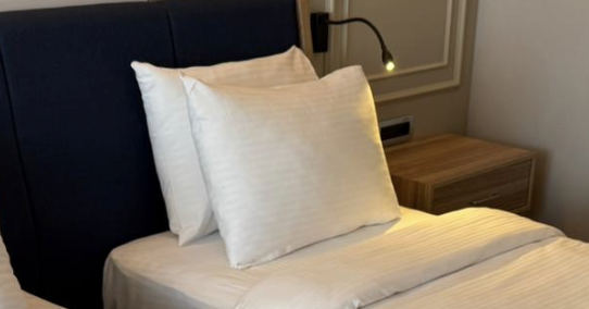 Sia Hotel Yastık Seçimi