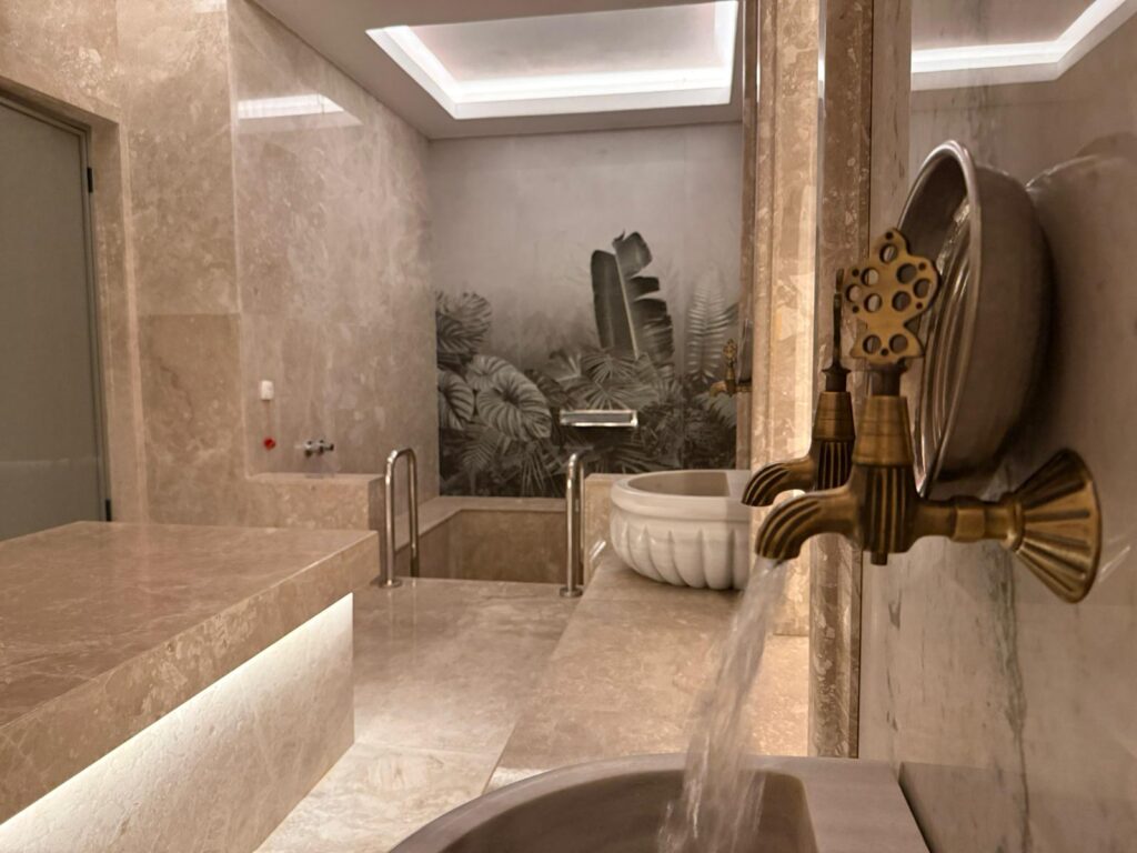 Sia Hotel Aile Hamamı